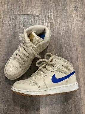 Jordan Kids Cream High-Top Sneakers with Blue Swoosh
